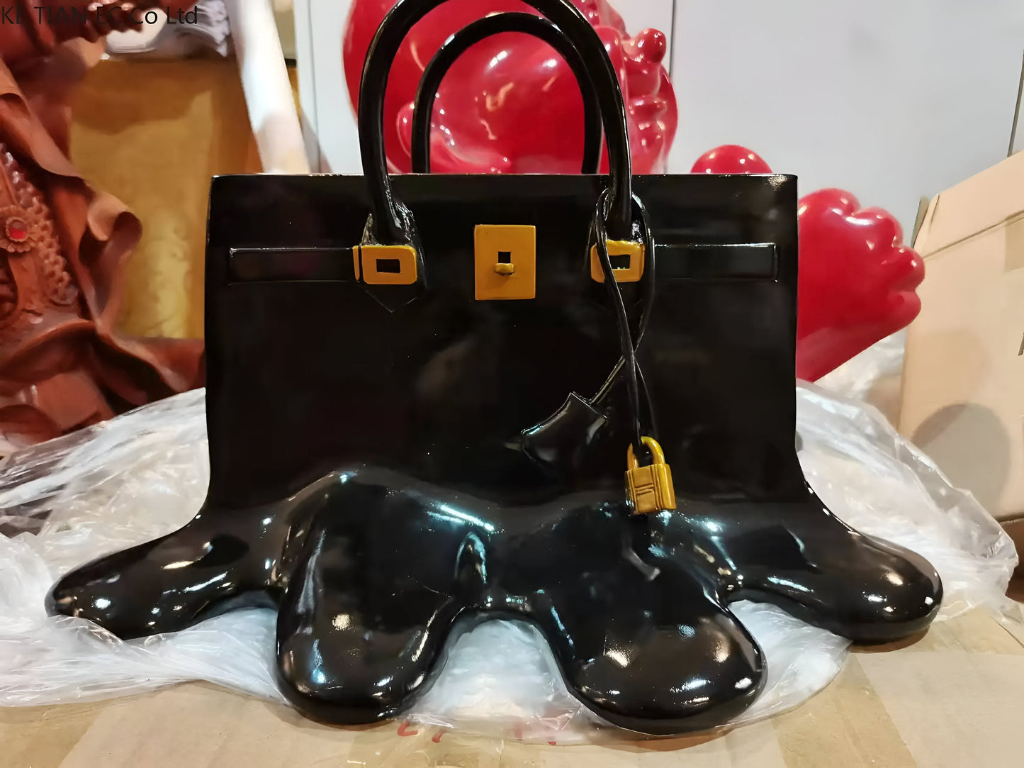 Fashionable Purse Shaped Resin Decor Vase