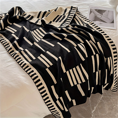 Cozy Fleece Blanket – Warm Throw for Home - Halri