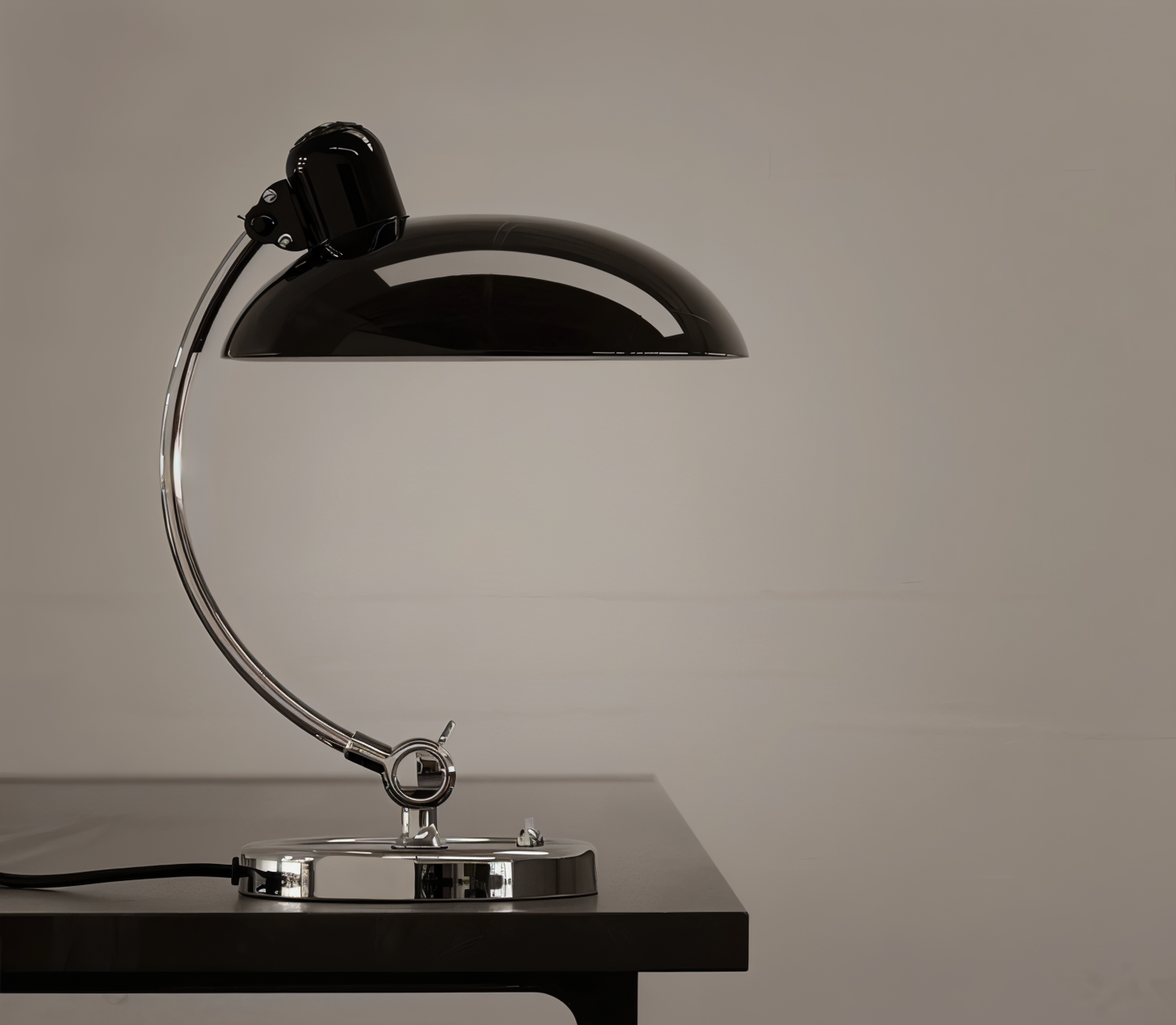 Classic Adjustable Metal Table Lamp