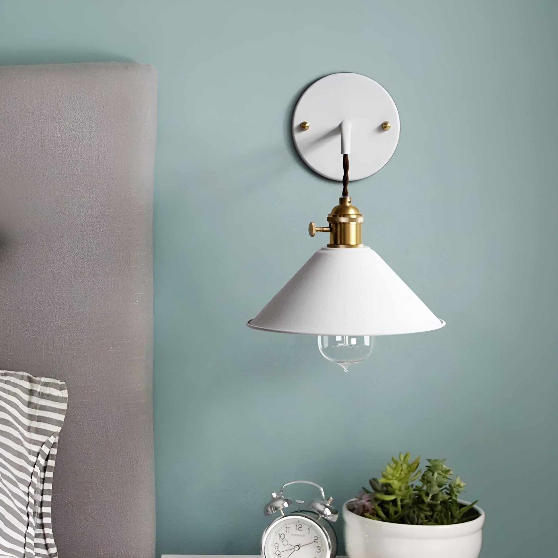 Classic Metal Pendant Light - Halri