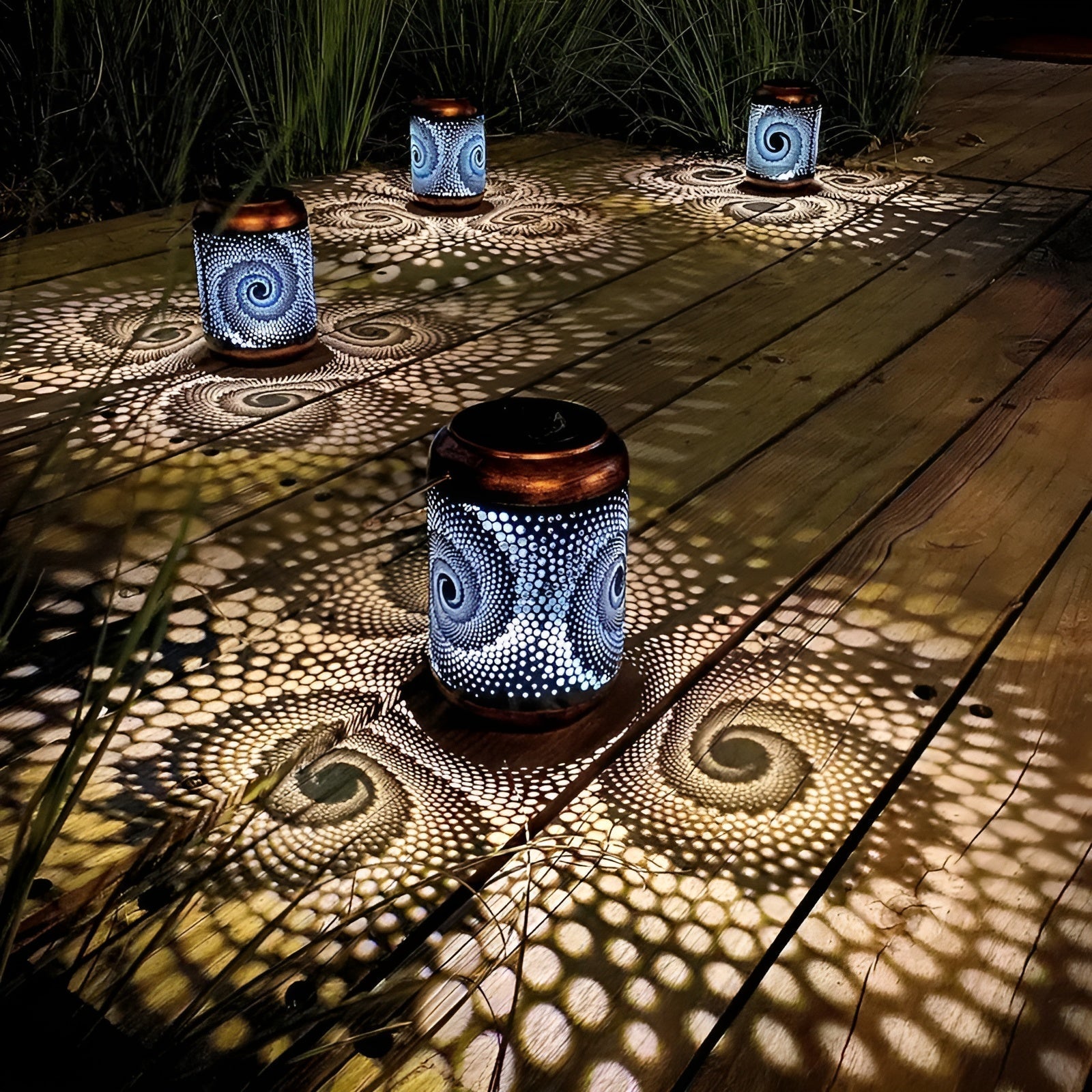 Outdoor Solar Spiral Projector Lamp - Halri