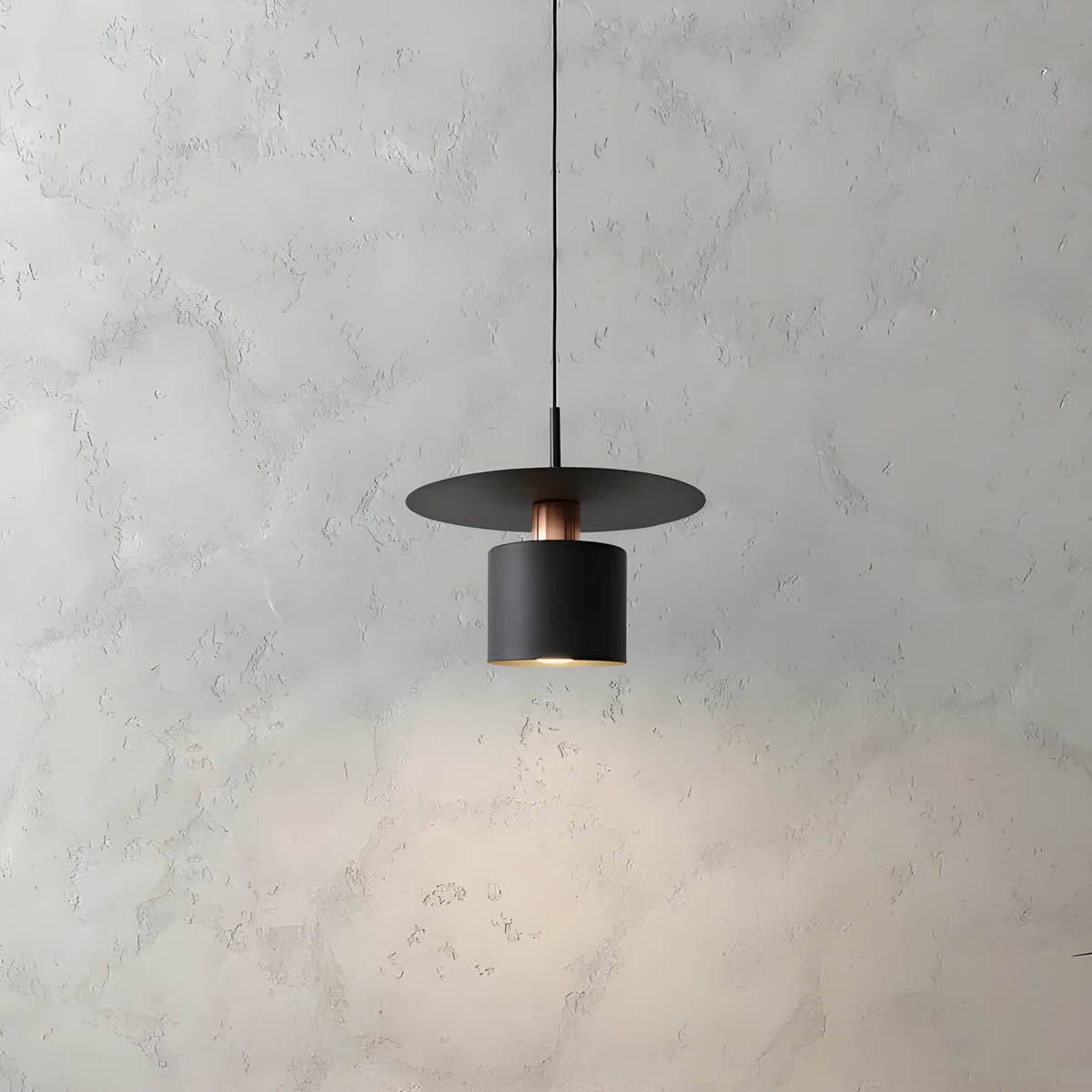 Halri | Chic Pendant Light with Elegant Style