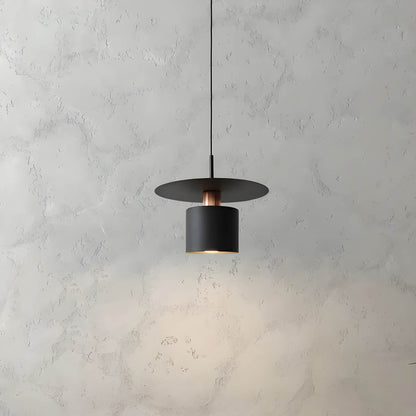 Halri | Chic Pendant Light with Elegant Style