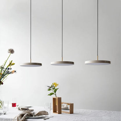 Simple Nordic Hanging Light Lyssa - Halri