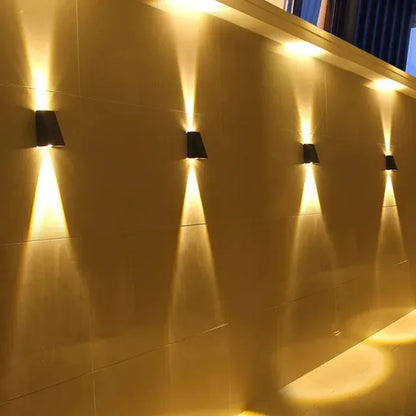 Halri | Modern Solar Garden Lamp - Durable and Easy Install