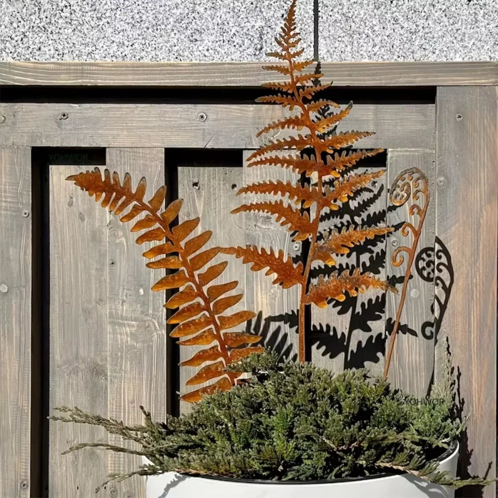 Autumn Metal Leaf Garden Stake Decoration - Halri