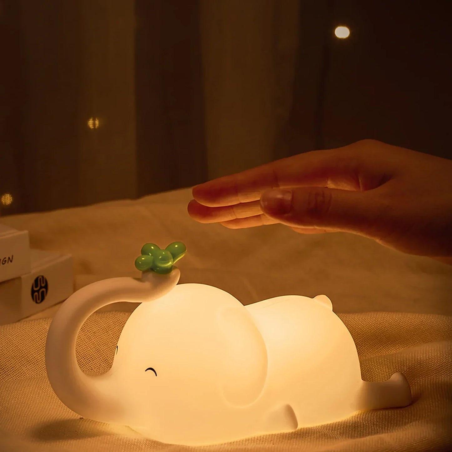 Compact Rechargeable LED Night Lamp - Halri