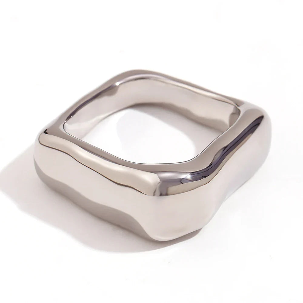 Luxury 18k Gold Patterned Square Ring