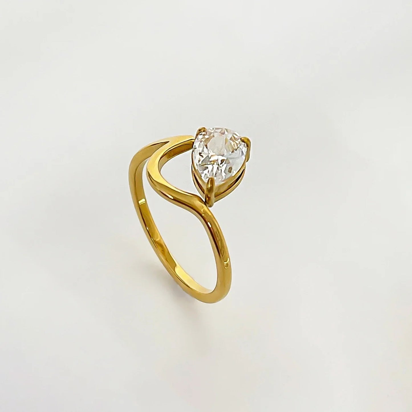 Unique 18k Gold Twist Diamond Engagement Ring