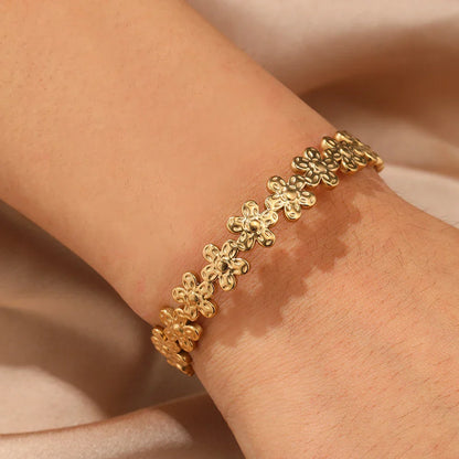 Stylish Patterned Flower Cuff Bangle - Halri