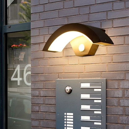 Wireless Motion Activated Outdoor Light - Halri