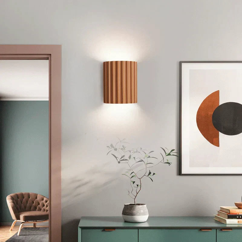 Contemporary Glossy Wall Lamp - Halri