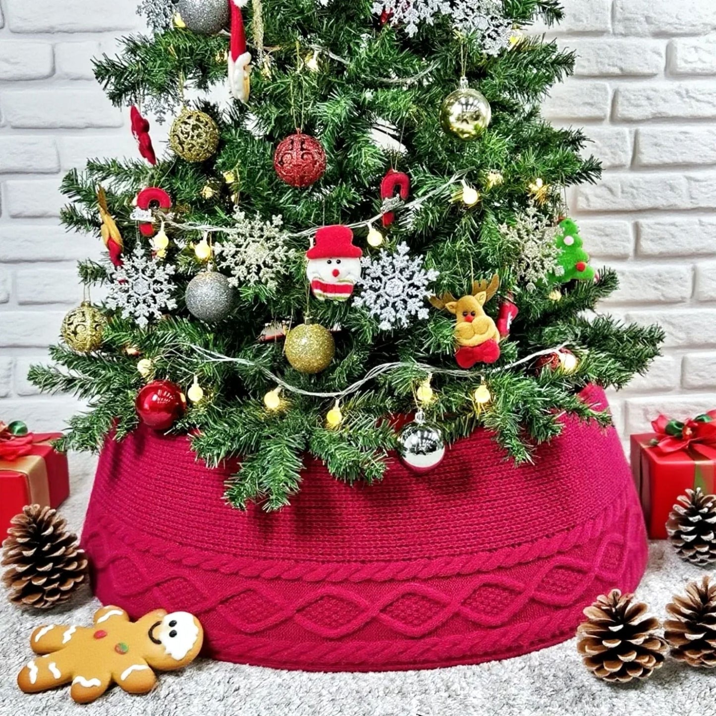 Soft Festive Holiday Tree Skirt – Warm Winter Decoration Base - Halri