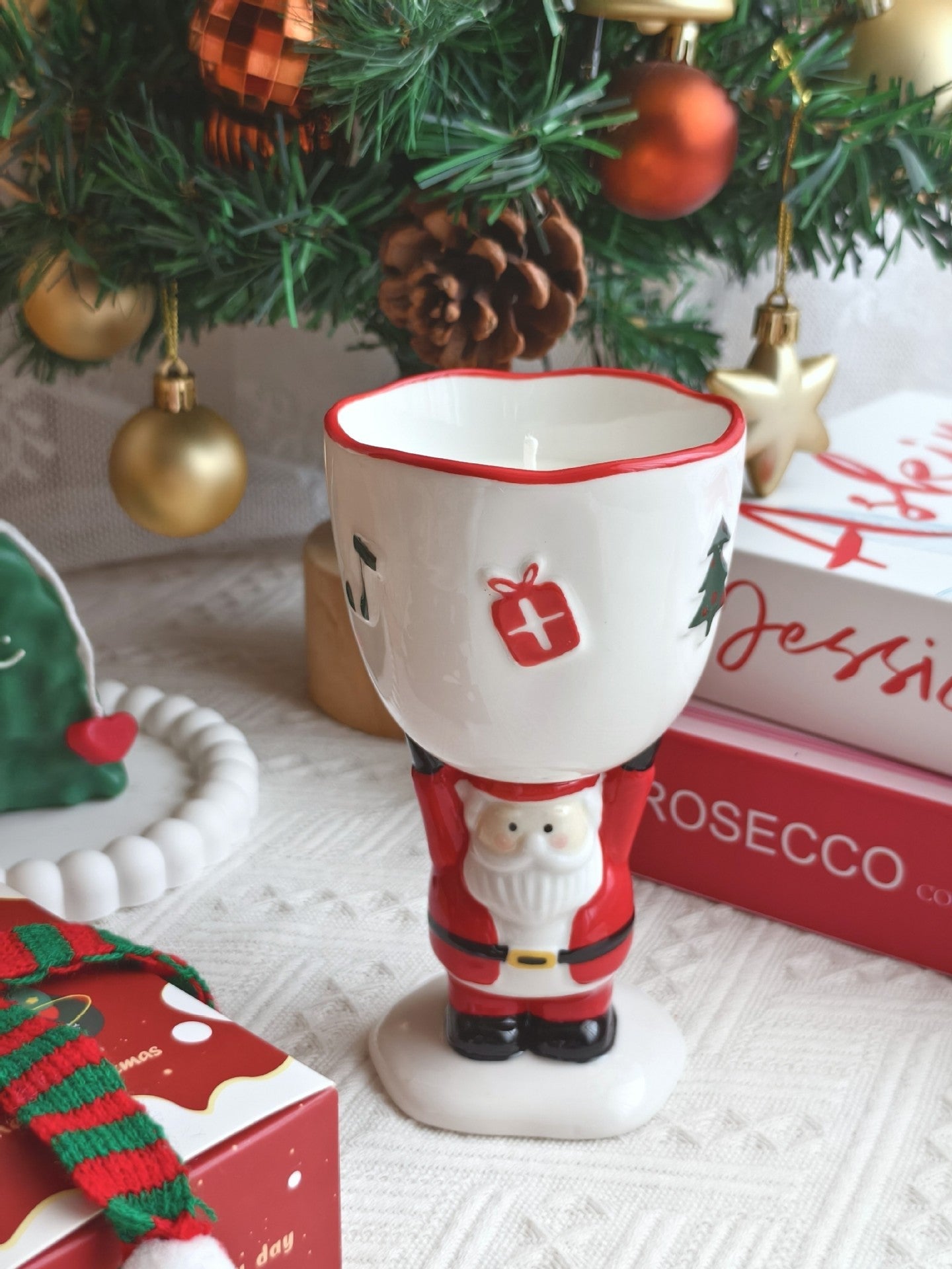 Premium Christmas Tree Scented Candle - Halri