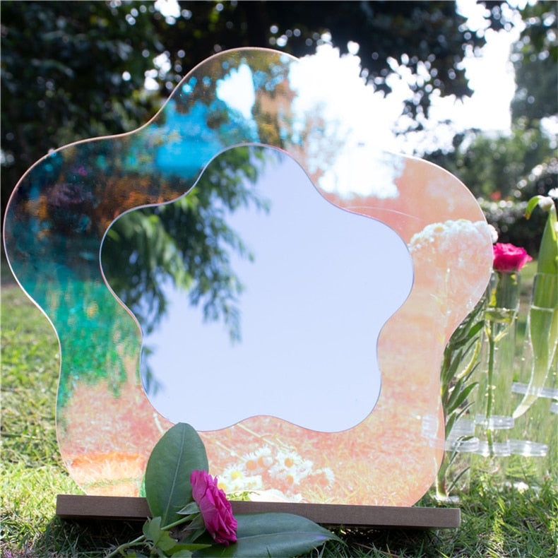 Stylish Wave Patterned Wall Mirror - Halri
