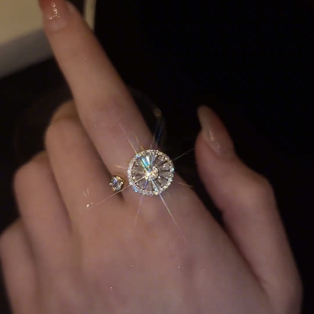 Lovely Floral Spinning Ring - Halri