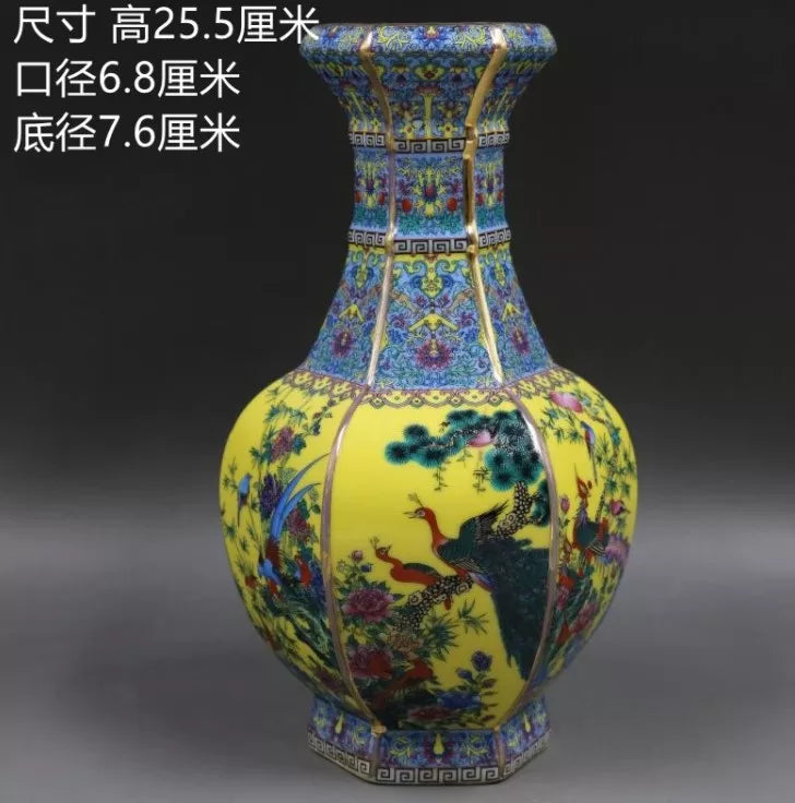 Traditional Chinese Ceramic Decor Vase