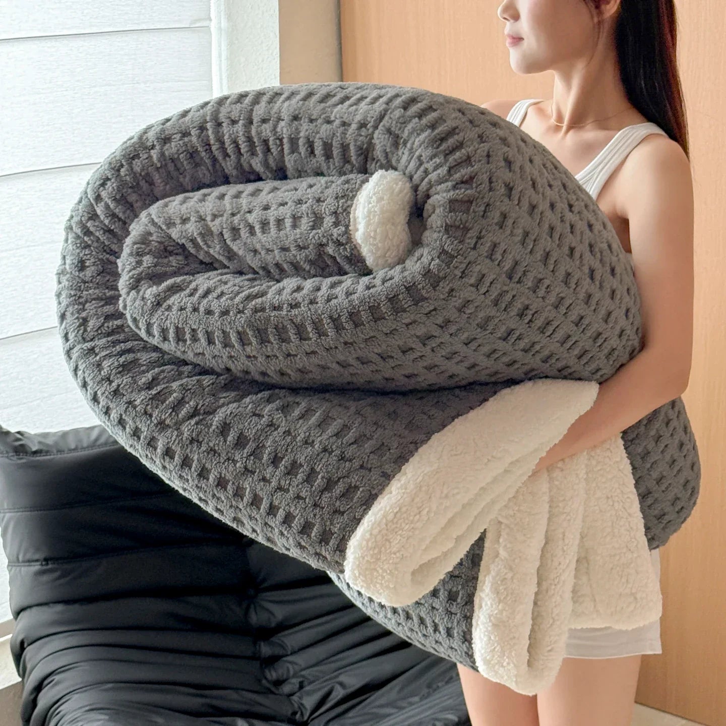 Cozy Plush Fleece Blanket - Soft Warm Throw for Bed Sofa
