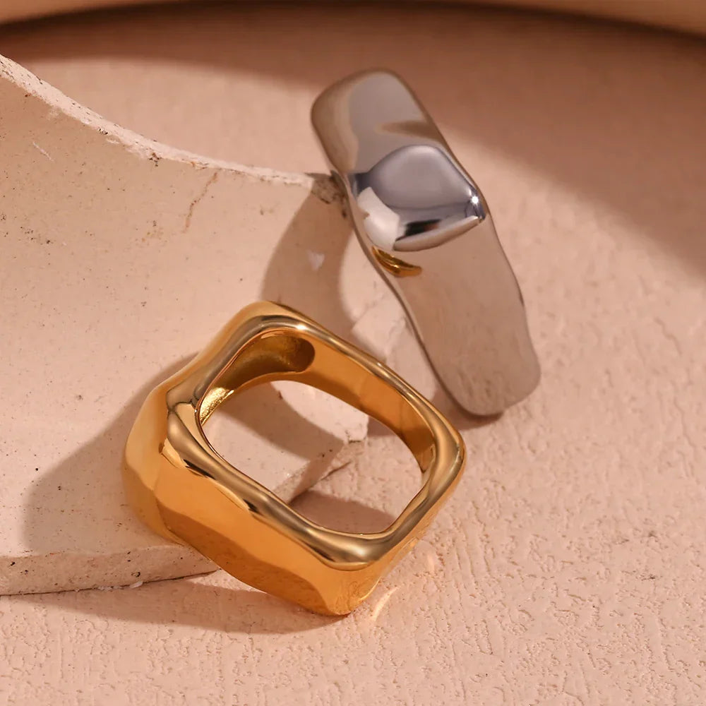 Luxury 18k Gold Patterned Square Ring - Halri
