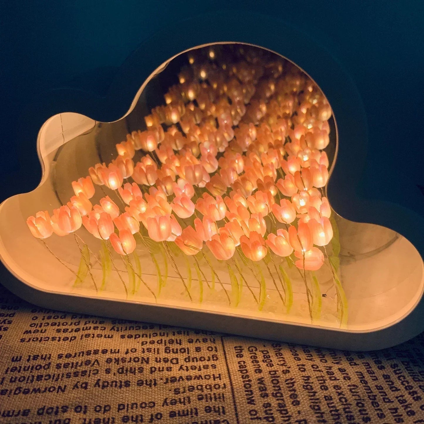 Tulip-Themed LED Night Light and Mirror – Elegant Dual Function Decor for Cozy Ambiance 0