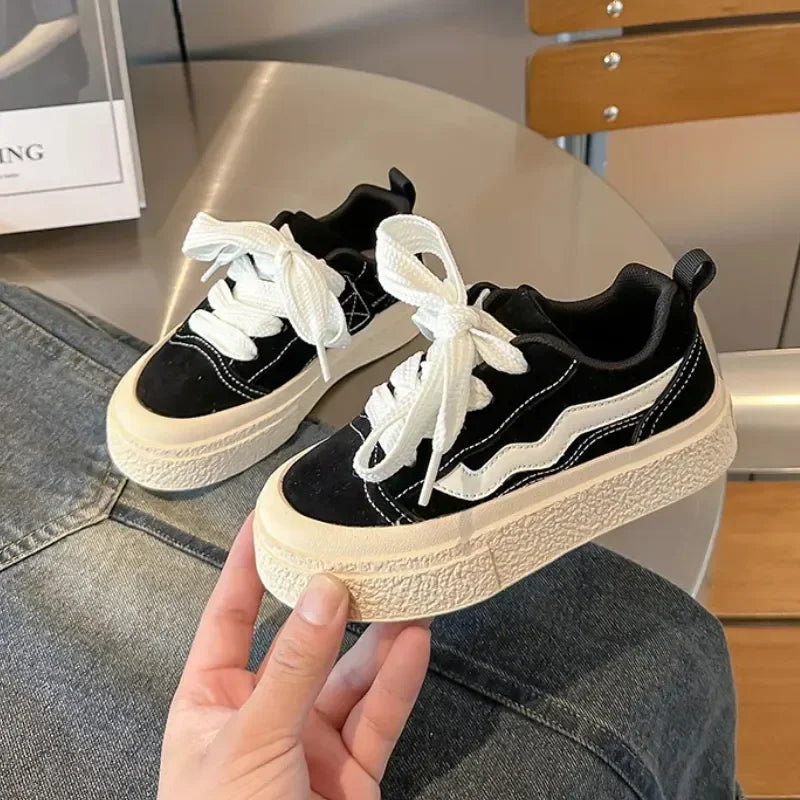 Chic Women's Lace Sneakers - Halri