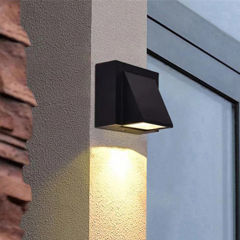 Durable Outdoor LED Wall Light - Halri
