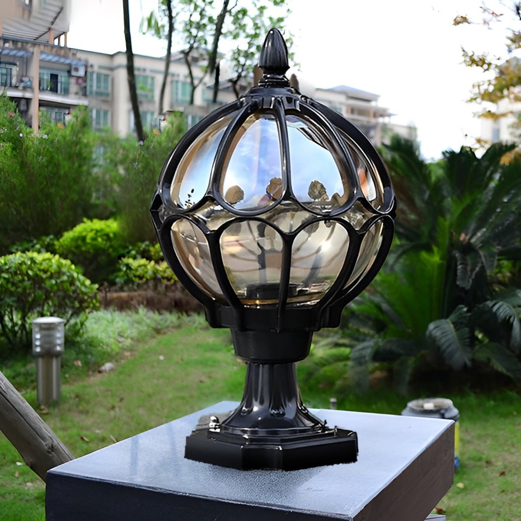 Traditional Outdoor Lamp Post with Glass Cover