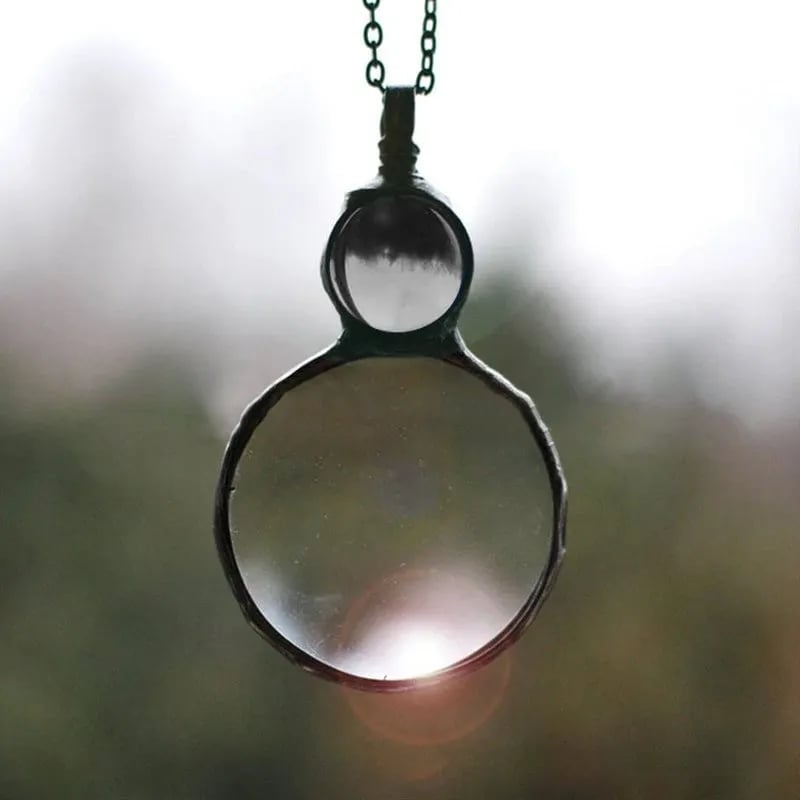 Pretty Magnifying Glass Pendant Necklace