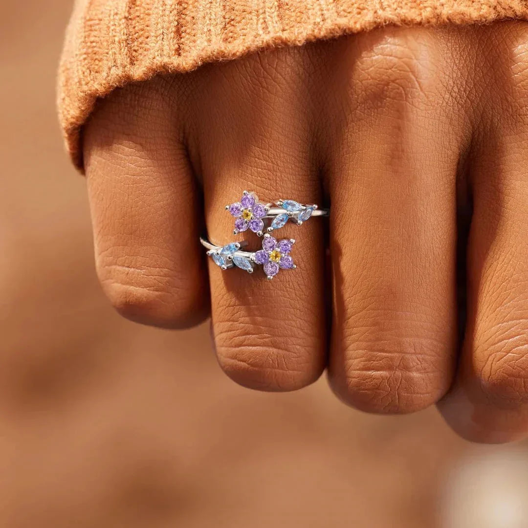 Delicate Flower Pattern Silver Ring - Halri