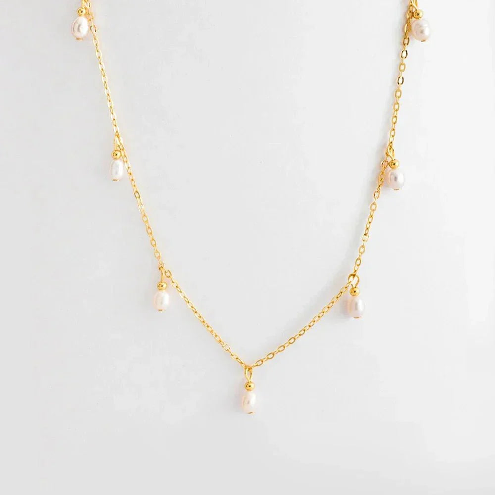 Halri | Elegant White Pearl Pendant Necklace