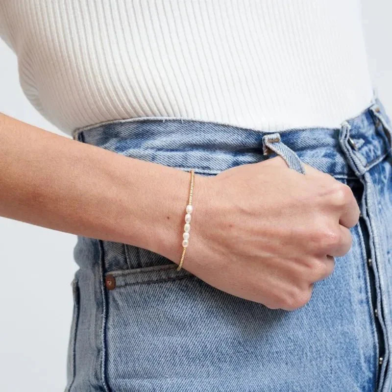 Elegant Gold Beaded Pearl Charm Bracelet - Halri