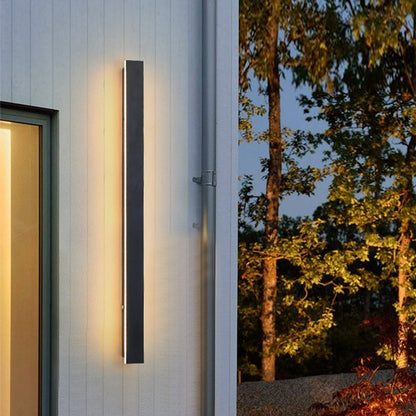 Durable Weatherproof LED Outdoor Wall Light