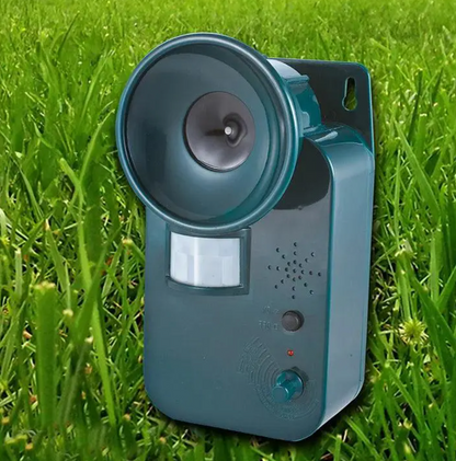Effective Outdoor Animal Repeller Ultrasonic Pest Repellent Device - Halri
