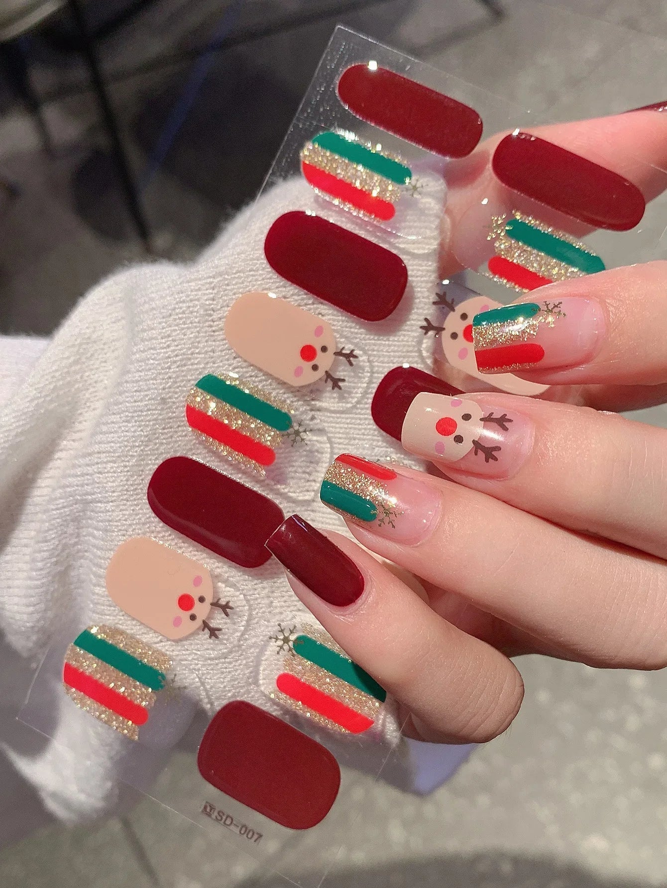 Easy Christmas Nail Art Kit at Home