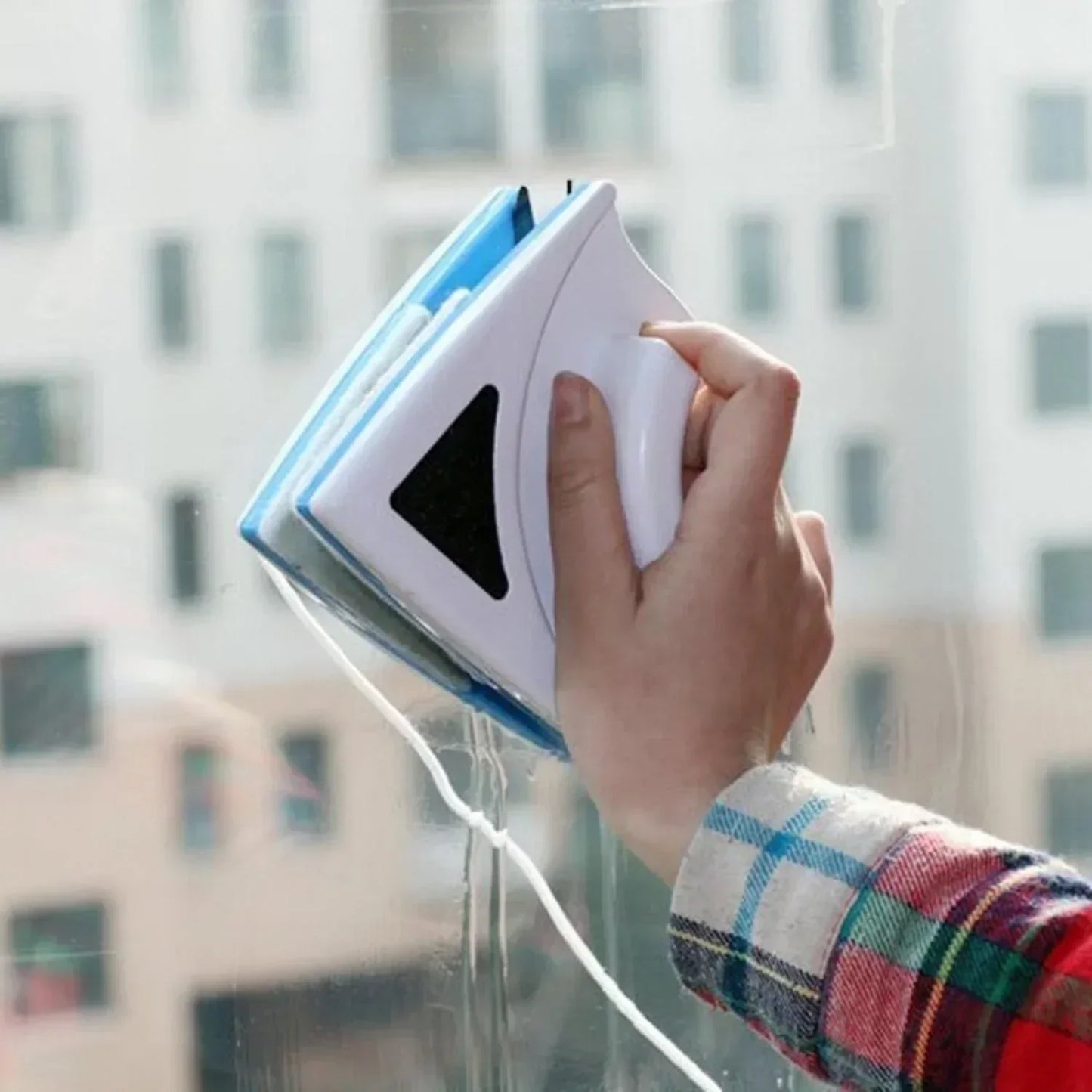 Easy Reach Window Cleaner for Tall Glass Surfaces