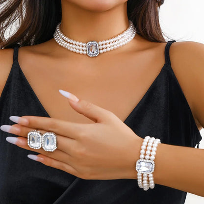 Luxurious Pearl and Diamond Jewelry Set - Halri