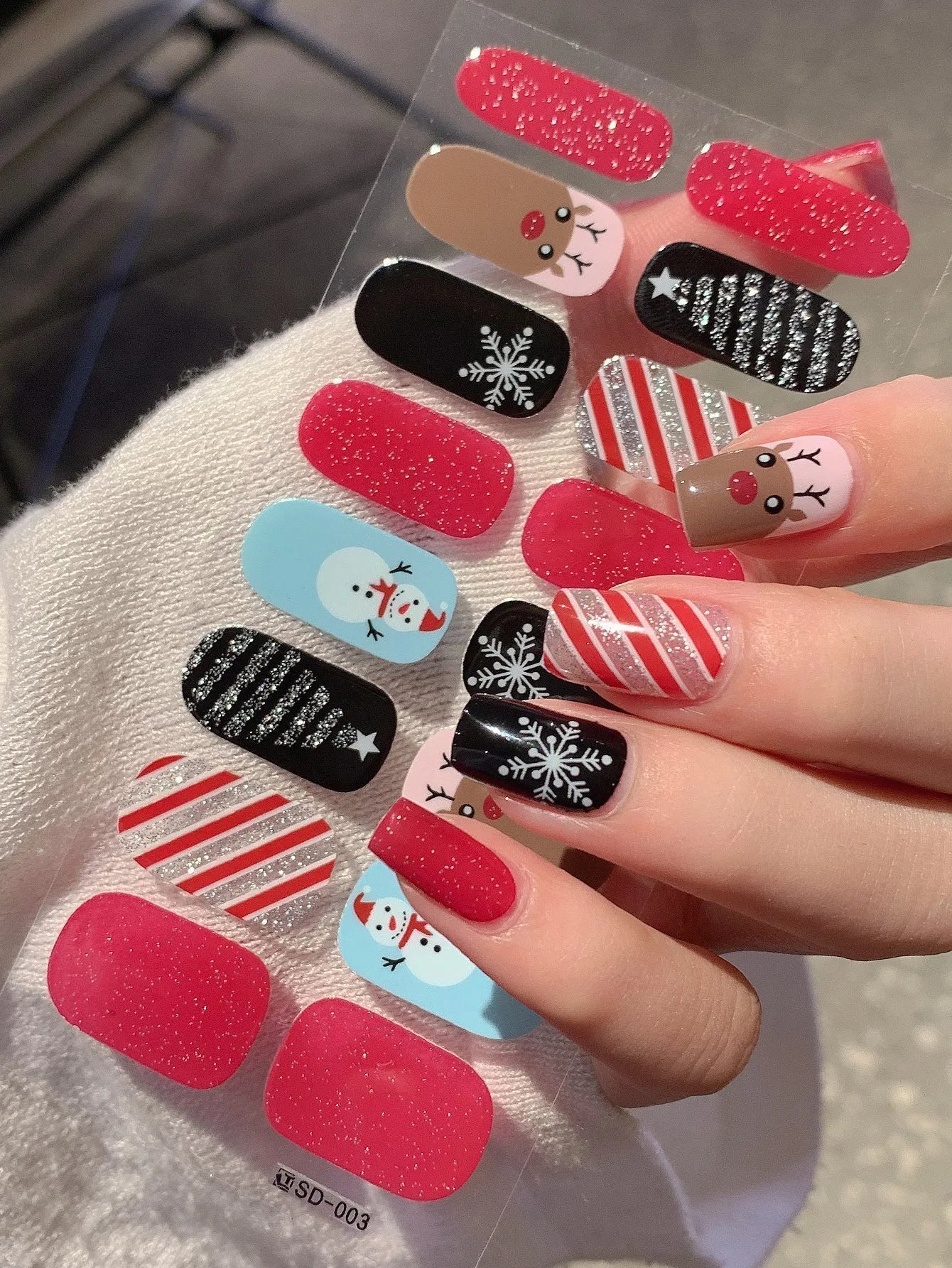 Easy Christmas Nail Art Kit at Home