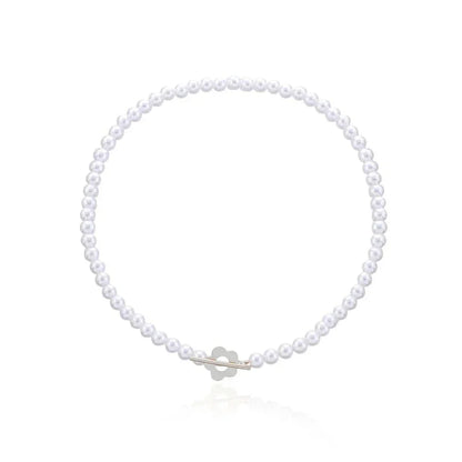 Delicate Flower Pendant Chain Necklace