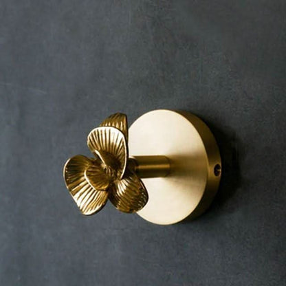 Vintage Animal Wall Hook Rack with Gold Finish