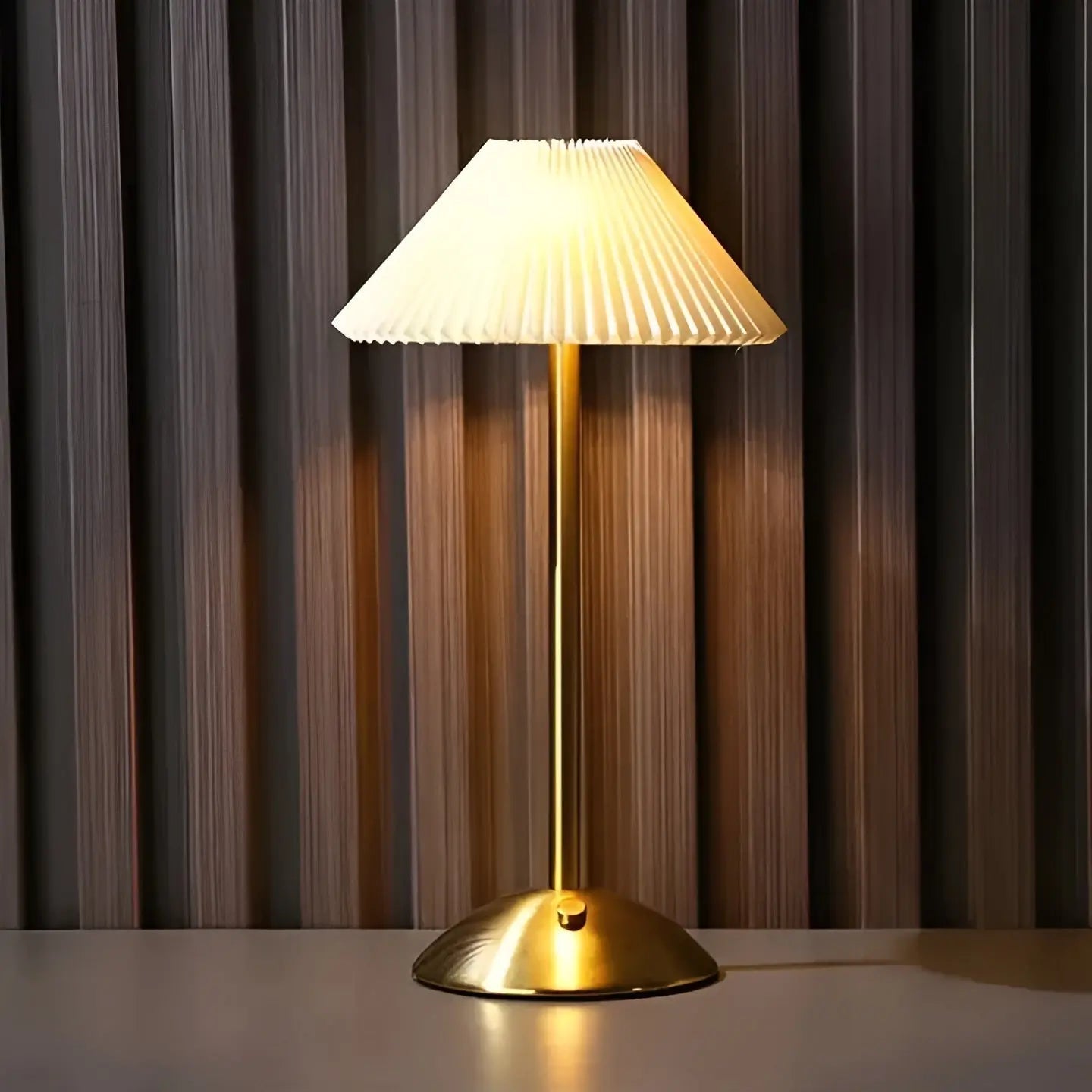 Slim Wireless Table Lamp