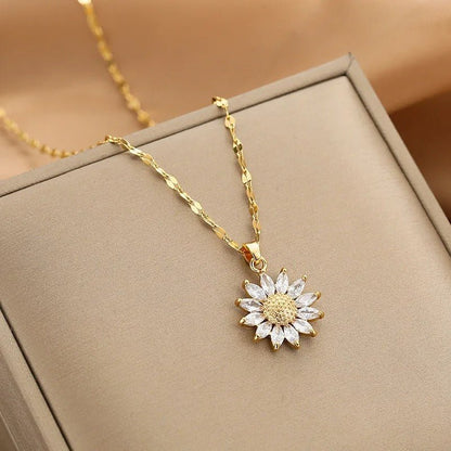 Delicate Chic Necklace Set