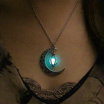 Glowing Moonstone Chain Necklace - Halri