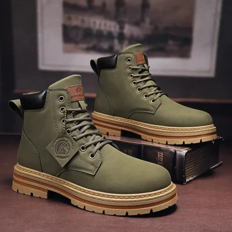 Insulated Men's Hiking Boots With Cushioning Insoles