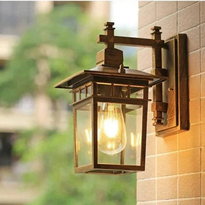 Weatherproof Garden Lamp