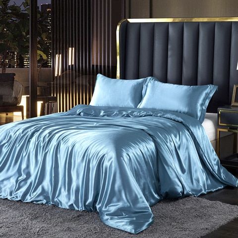 Soft Luxe Bedding Set with Pillowcases and Fitted Sheet