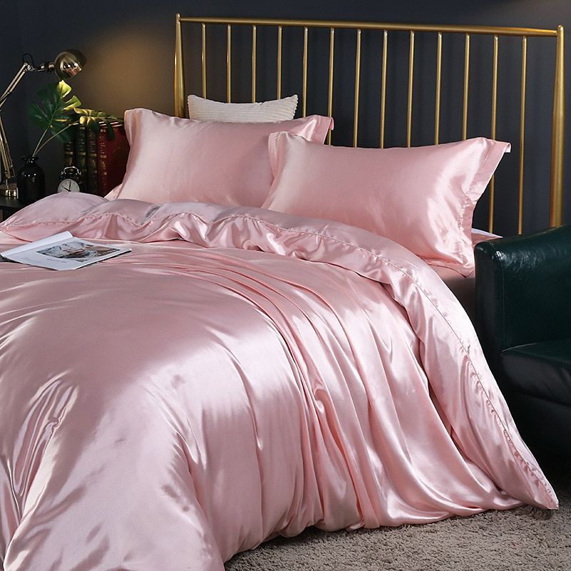 Soft Luxe Bedding Set with Pillowcases and Fitted Sheet