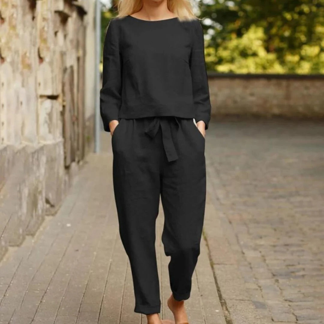 Trendy 2-Piece Outfit - Halri