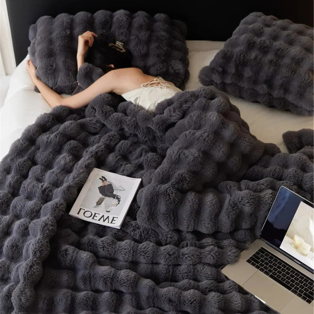 Cozy Plush Throw Blanket with Classic Style