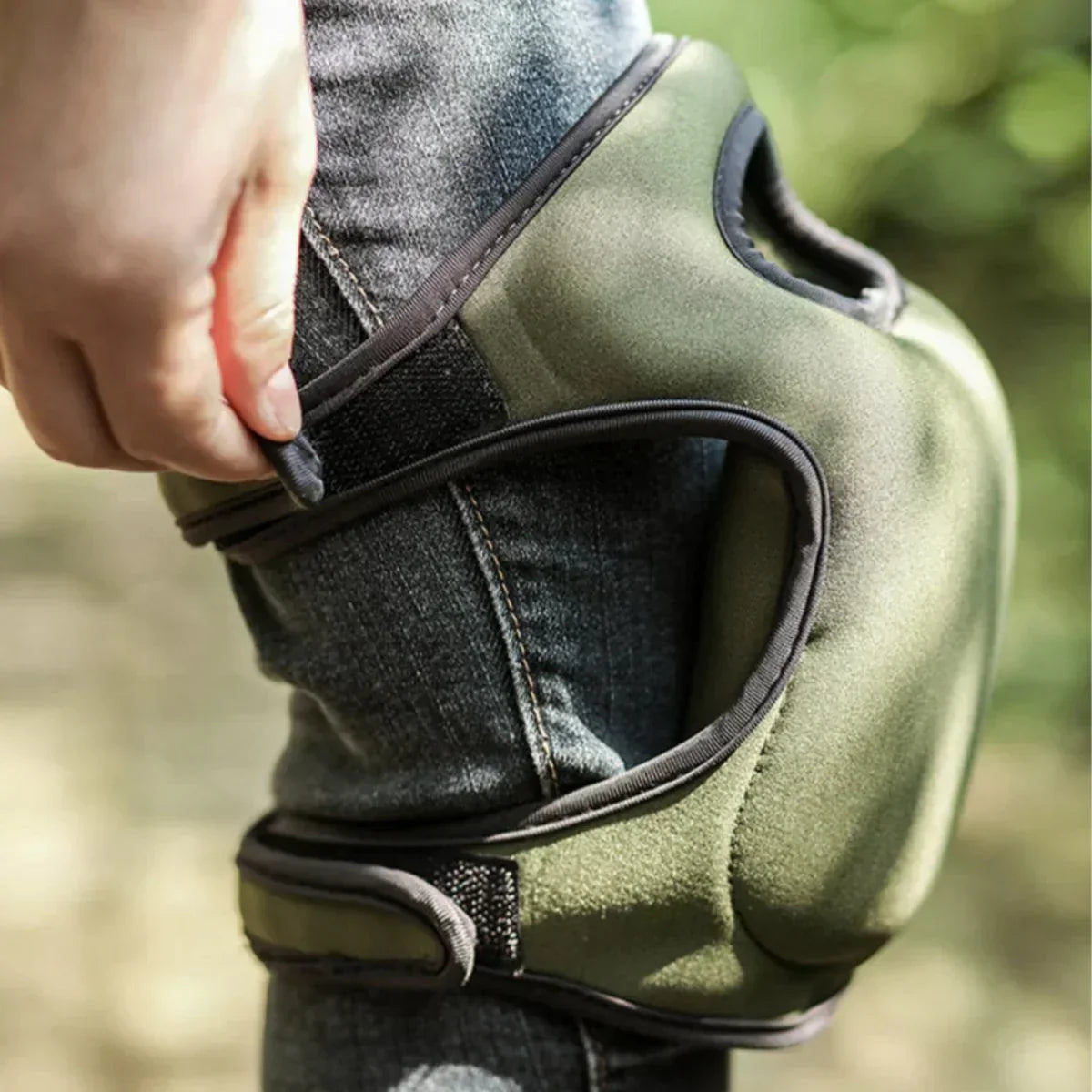Comfortable Gardening Knee Pads with Extra Thick Cushioning - Halri