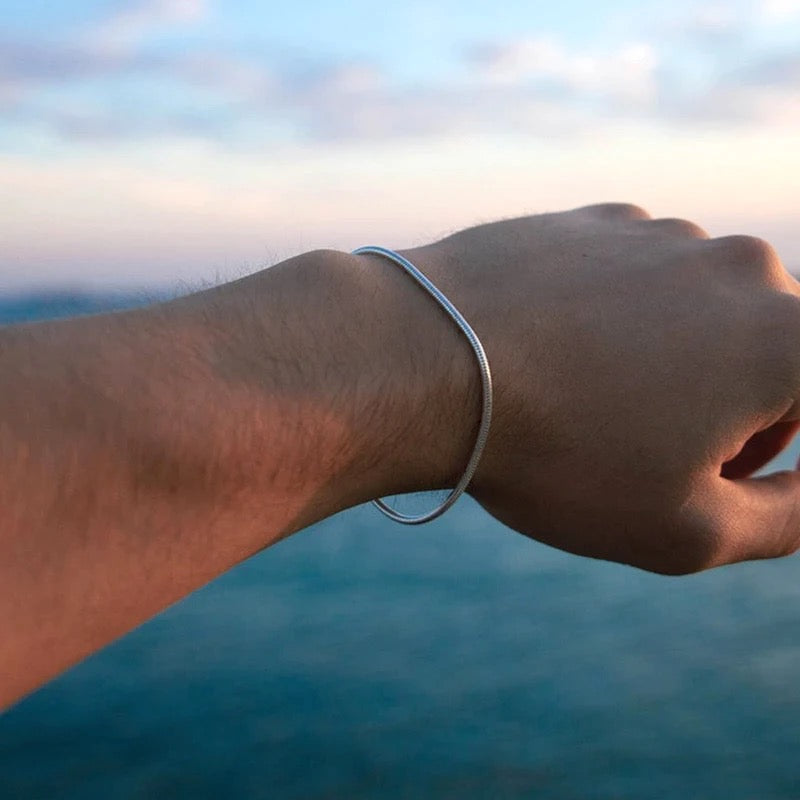 Simple Chain Bracelet with Sleek Clasp - Halri
